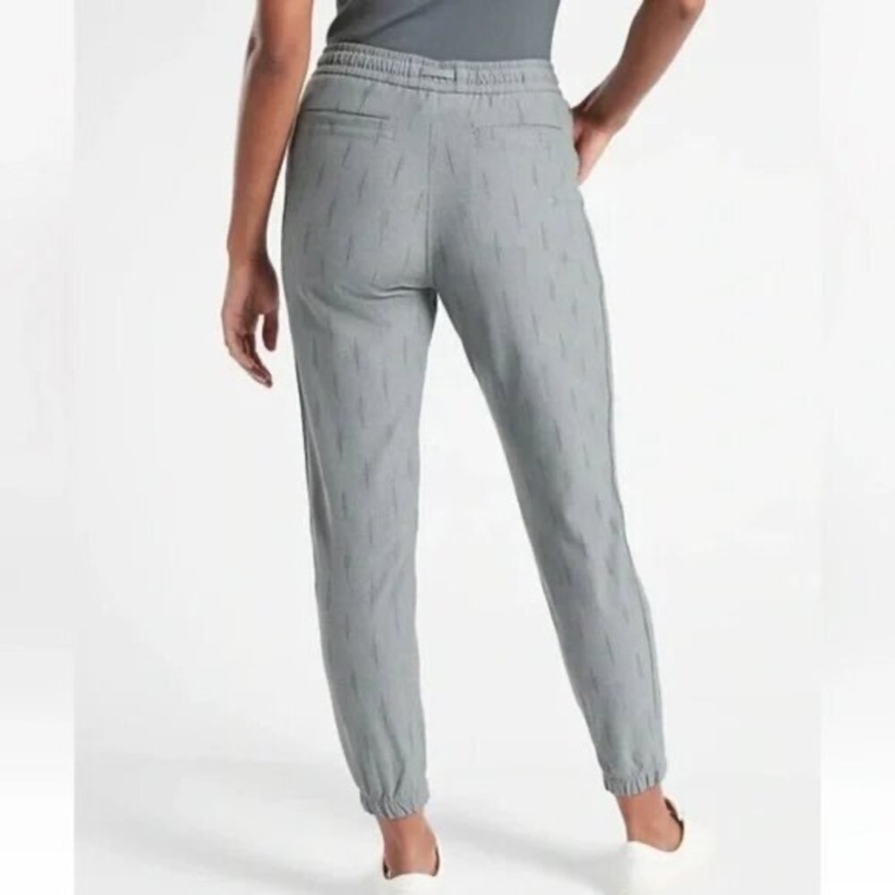 NWT Athleta Farallon Printed Jogger Pants Grey Print Drawstring Women‎ Size 22 - Picture 3 of 11